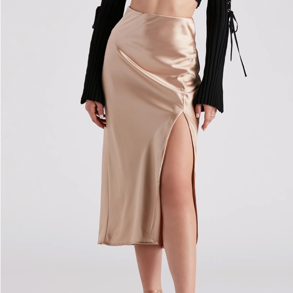 Windsor scene stealer high slit satin midi skirt oatmeal NWOT